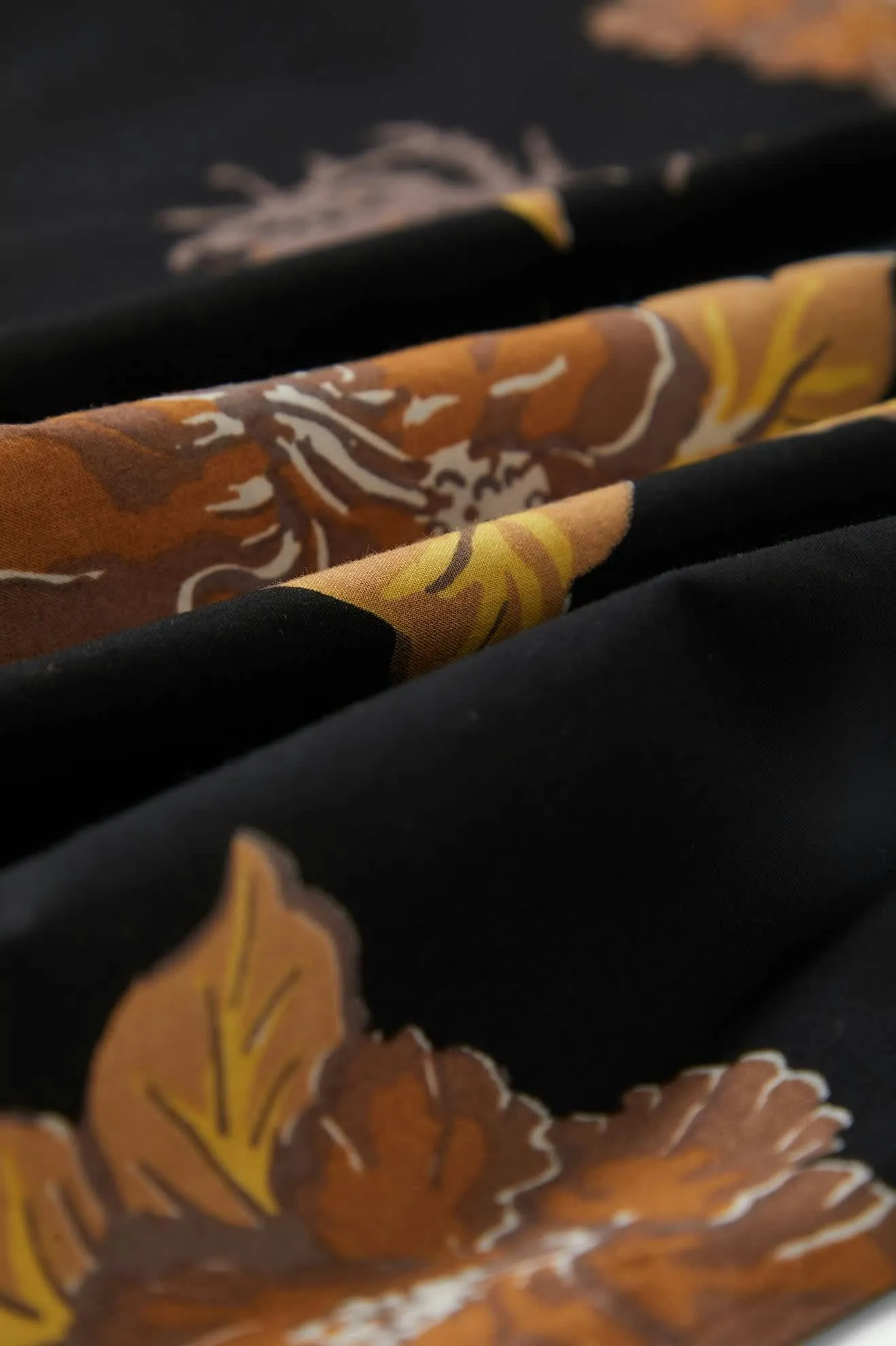 CRU Print Relaxed S/S Shirt - Washed Black/Charcoal Floral