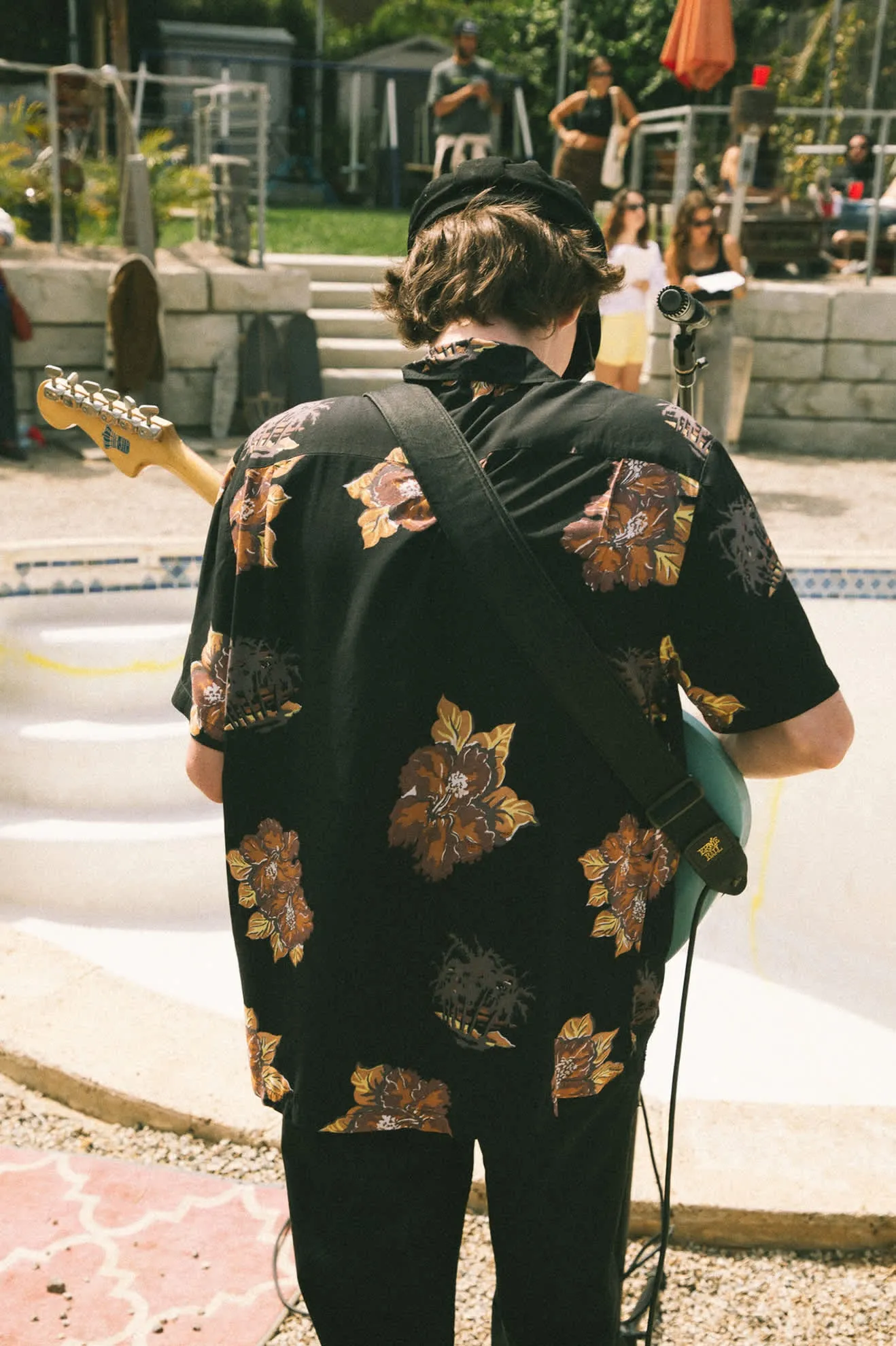 CRU Print Relaxed S/S Shirt - Washed Black/Charcoal Floral
