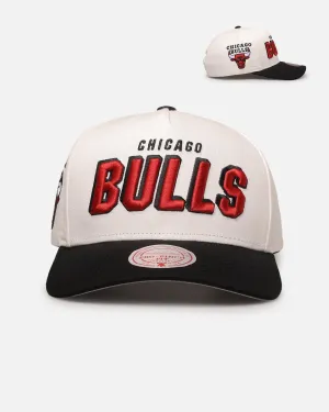 Mitchell & Ness Chicago Bulls 'Draft Day' Pro Pinch Snapback White/Black