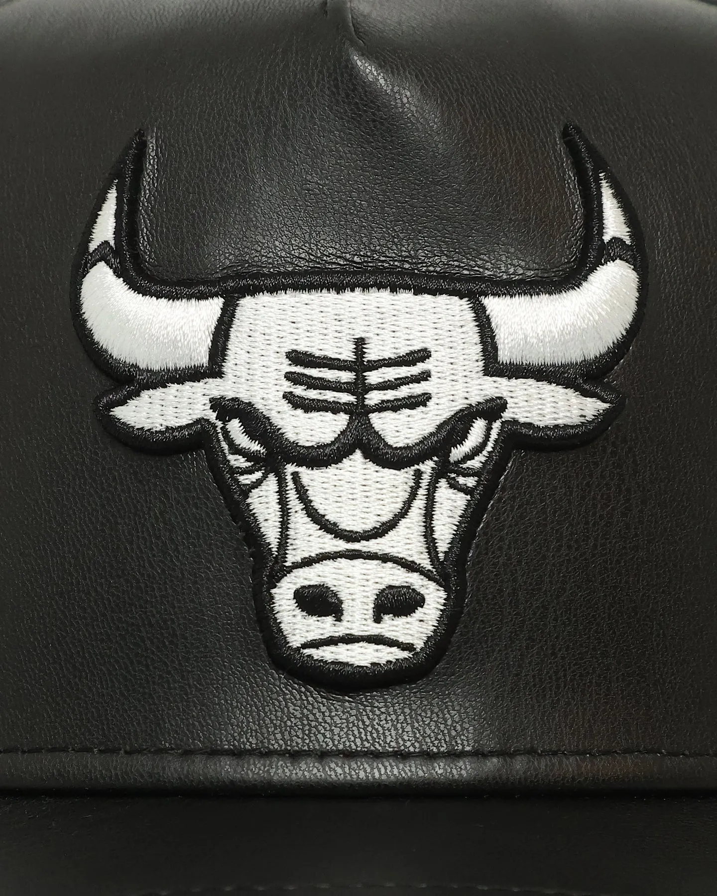 New Era Chicago Bulls 'PU Leather' 9FORTY K-Frame Strapback Black/White