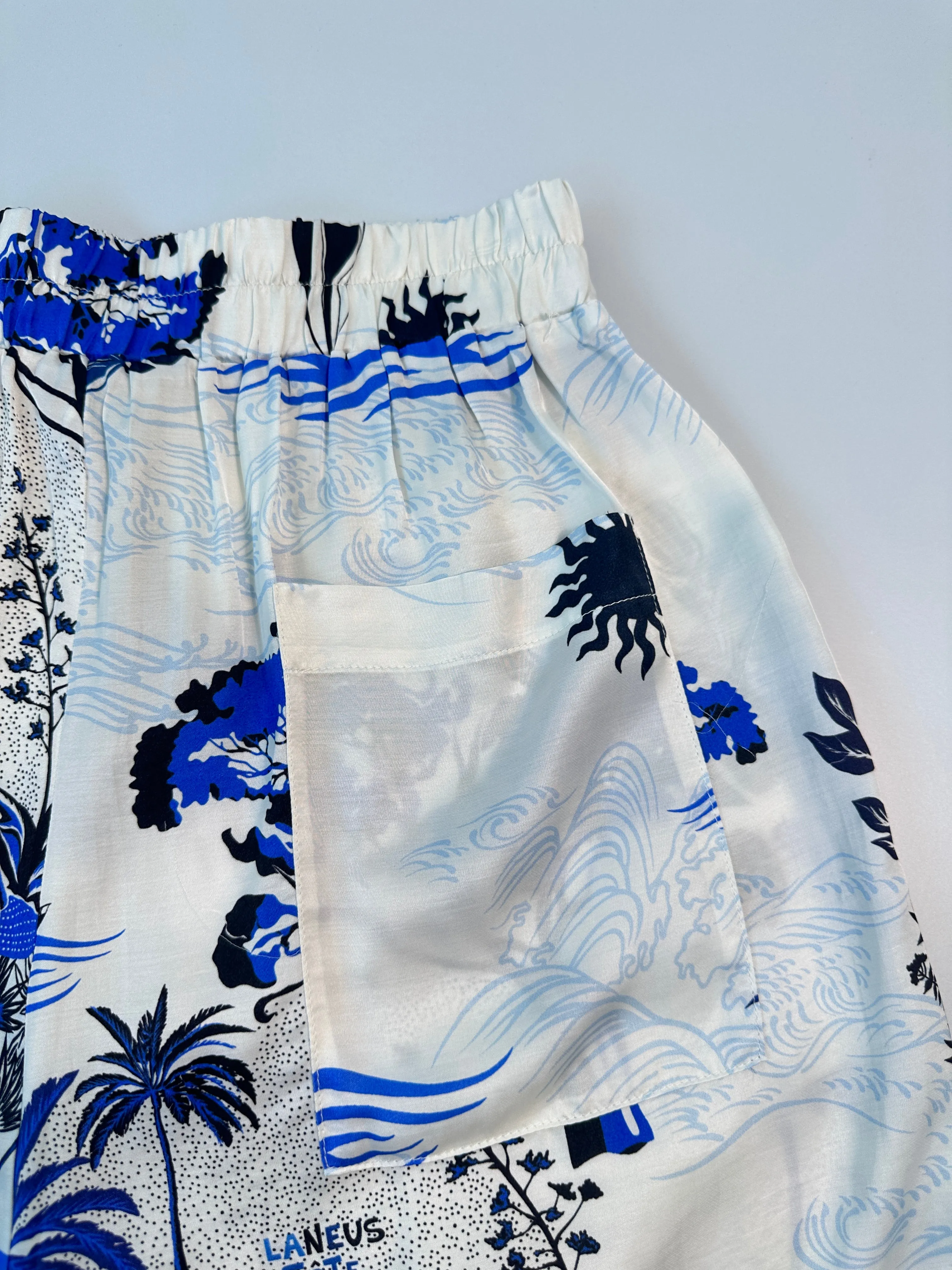Pantaloni Corti Fantasia Blu Con Vita Elasticizzata